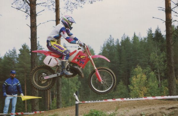 Riihimäki Karhi v.1992 junnujen 125cc SM1. Toni Gröning